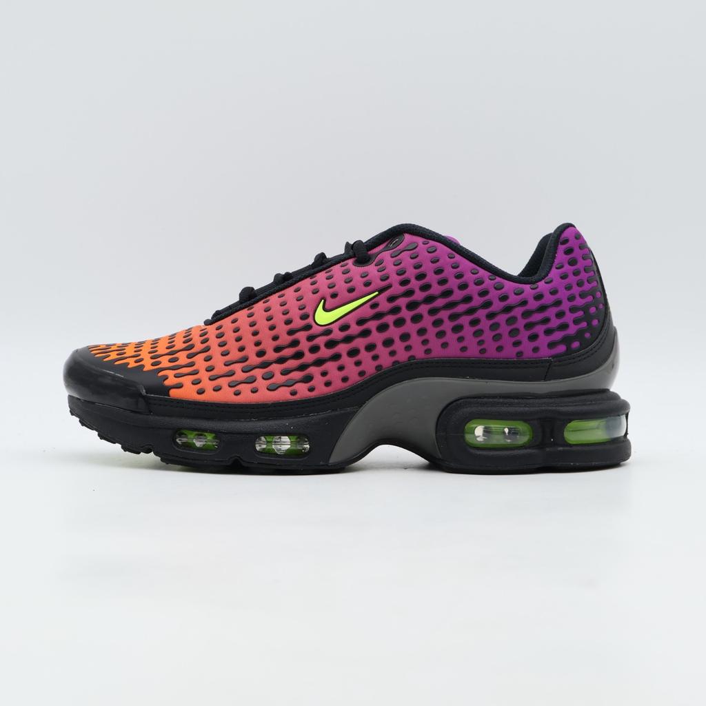 HQ2197-800 Nike Air Max Plus 7 Total Orange Volt (Men's)
