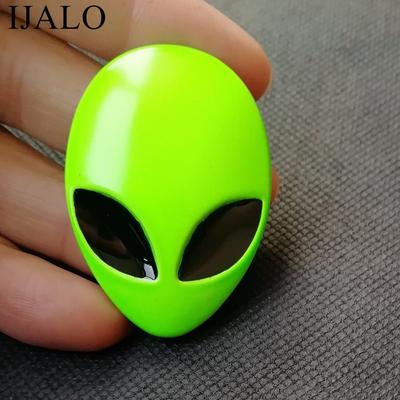 Obcy pozaziemski UFO chromowany metalowy emblemat na samochód Auto stylizacja z dwustronną naklejką samoprzylepną