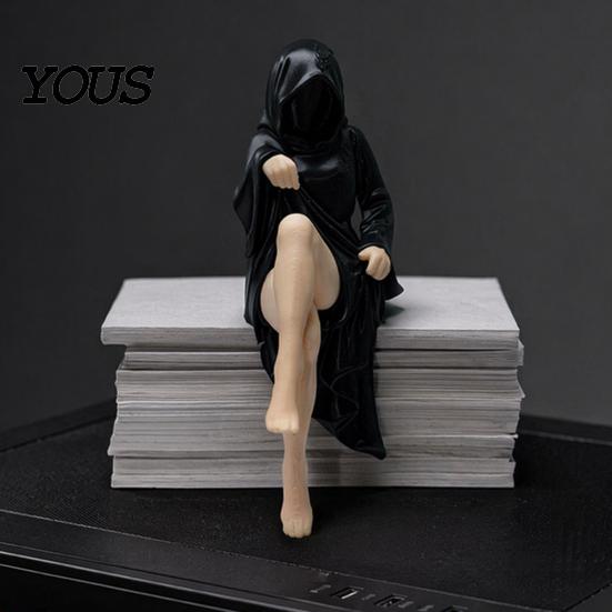 Niche Personality Ornament Black Robe Girl Ornament, Durable PLA Halloween Statue, Full of Fall Resistant Figurine Mystery Gothic Decoration Figurine,