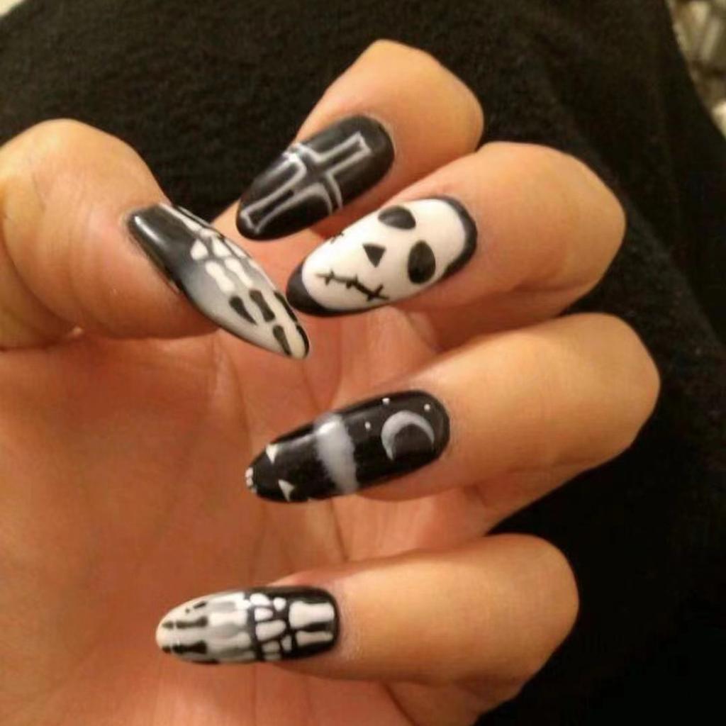 2025 New Halloween Wear Nail 3D Three-dimensional Nail Art False Nails European and American Spider Bat Nail Pieces