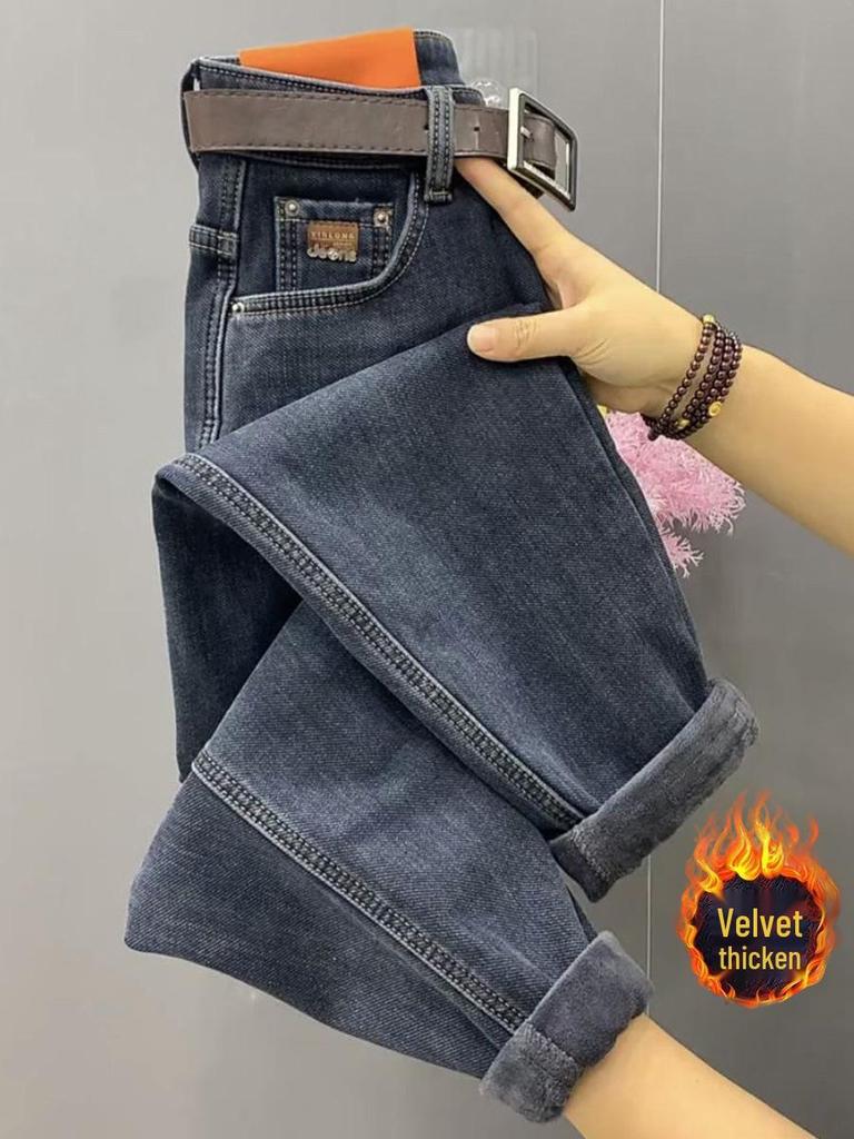 Plus Size Fleece-Lined High-Waisted Cropped Jeans for Women