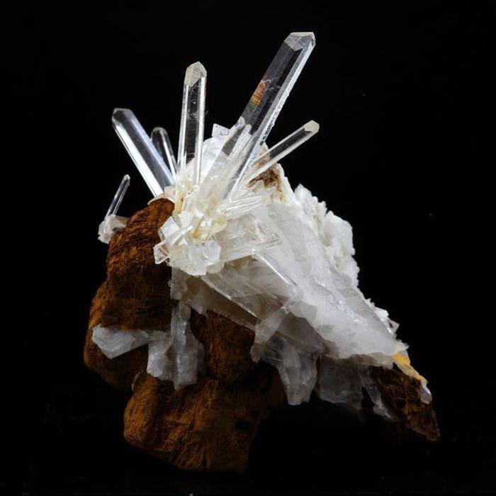 Pierres et Minéraux. Quartz + Siderite. 160.0 ct. Allevard, Isère, France..