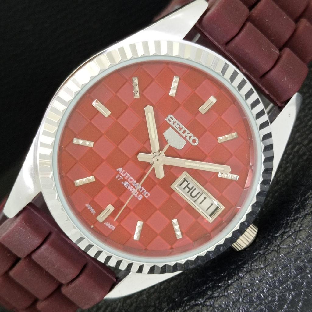 

VINTAGE REFURBISHED SEIKO 5 AUTOMATIC JAPAN MENS RED COLOR DIAL WATCH a440341-4 Sk-a440341