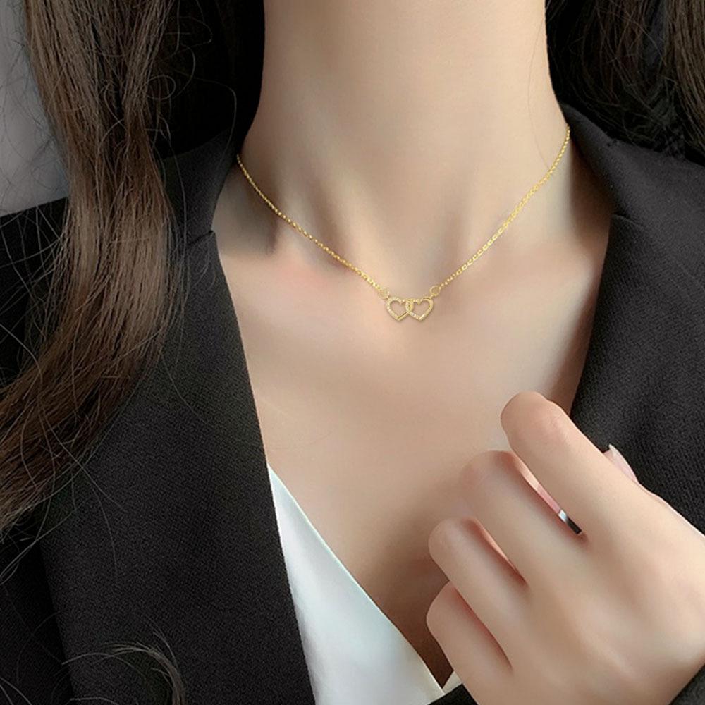Heart-to-Heart Clavicle Choker: High-End Versatile Pendant for Fashionable Women