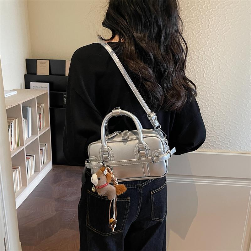 2026 New Fashion Simple PU Material Boston Shoulder Bag Versatile Minority Design Sense Commuter Crossbody Bags for Women