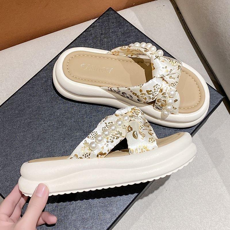 New pearl non-slip cross-platform French one-word slippers