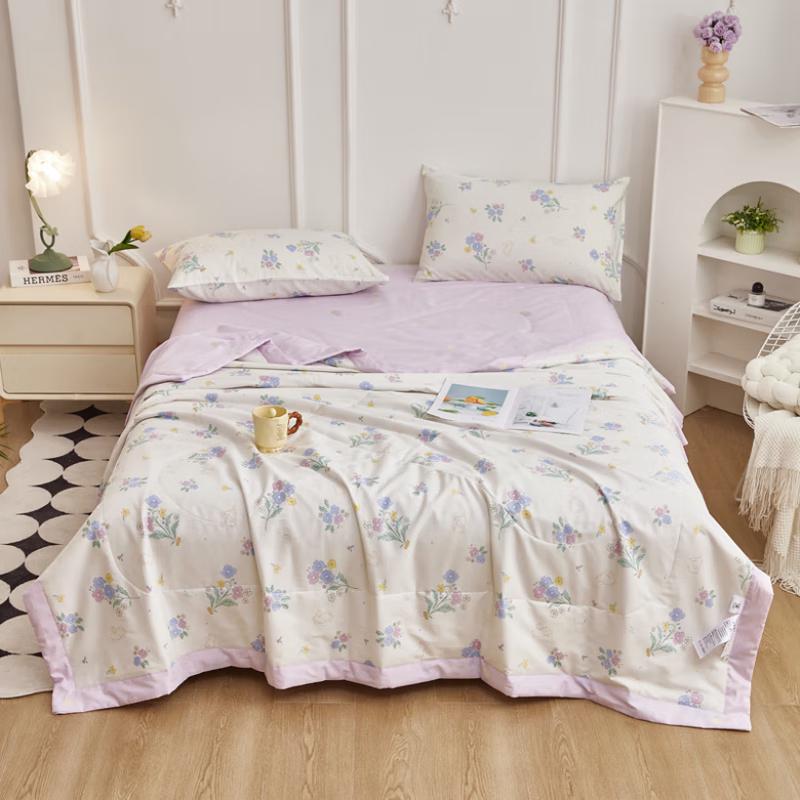 

Grace Floral Bunny All-Season Quilt
