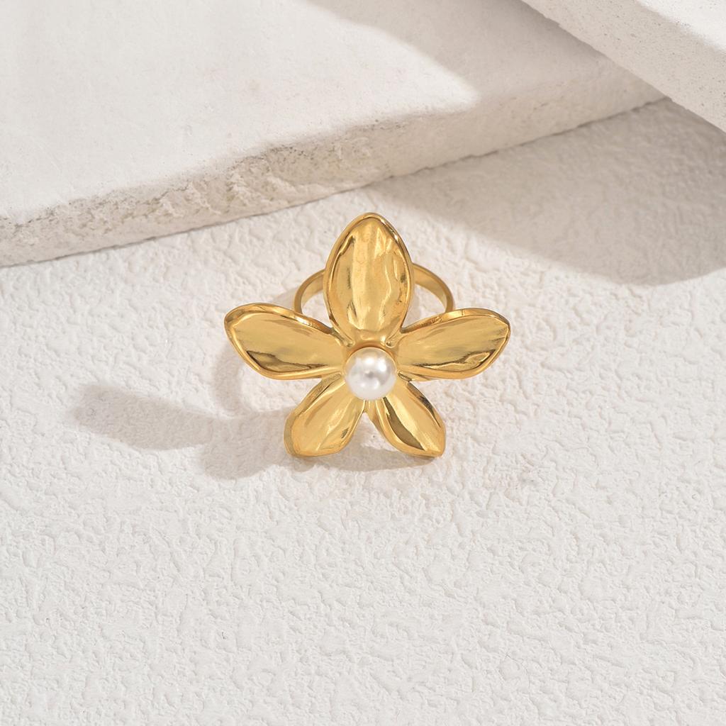 2025 new style women's ring niche flower inlaid pearl design hollow ring versatile index finger ring