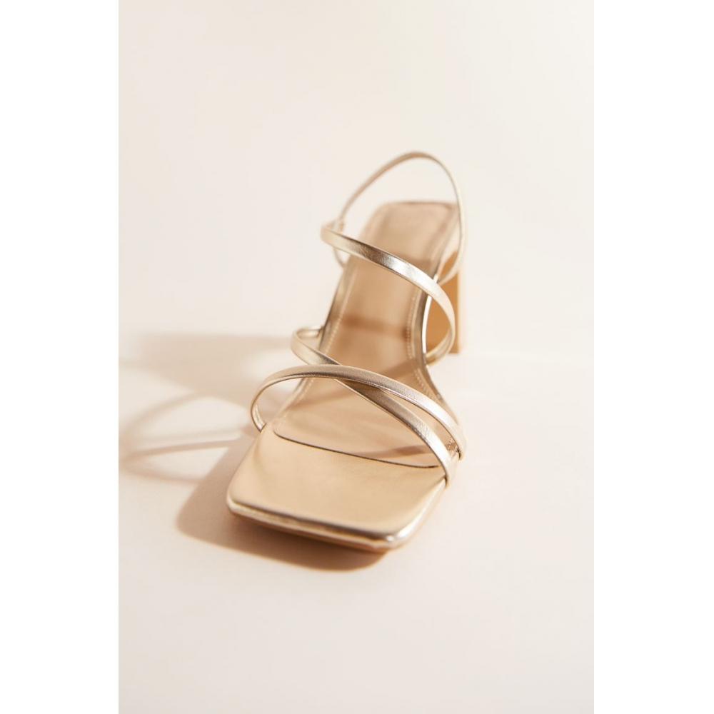 

Босоножки HM на блочном каблуке золотого цвета