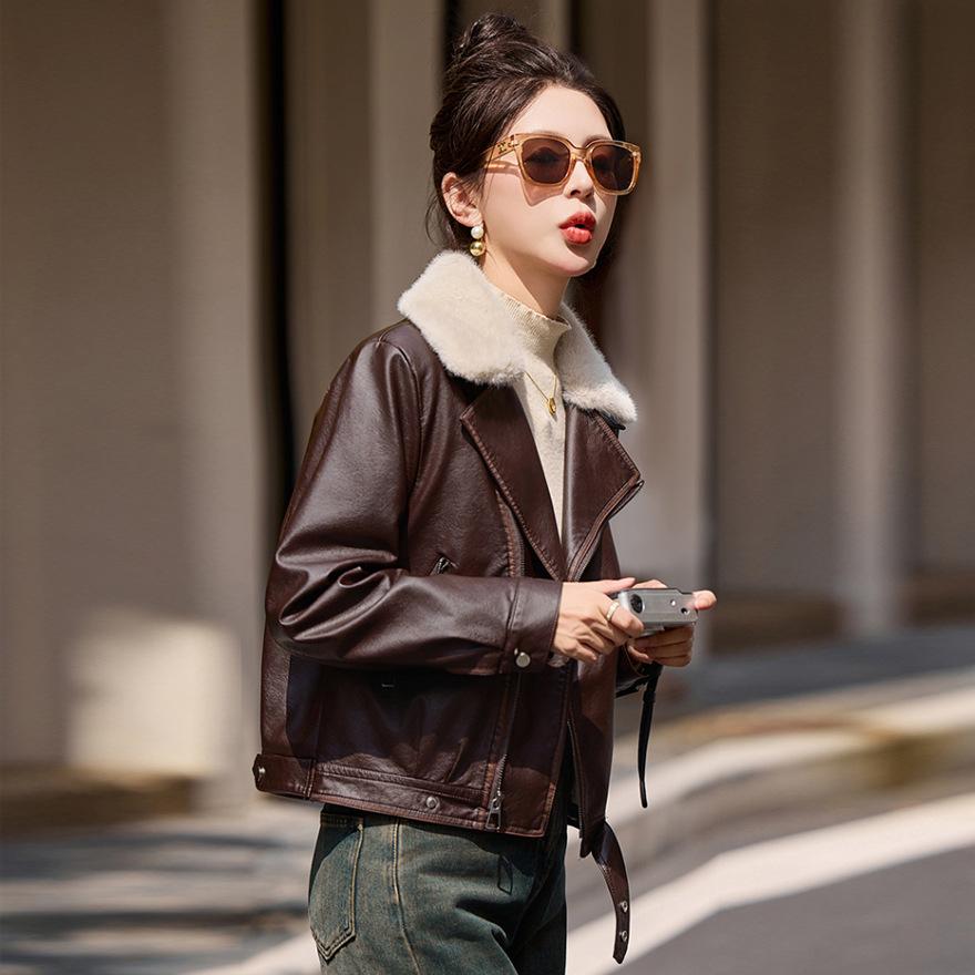 Padded cotton thickened leather jacket women's short autumn and winter new small thermal locomotive leather jacket