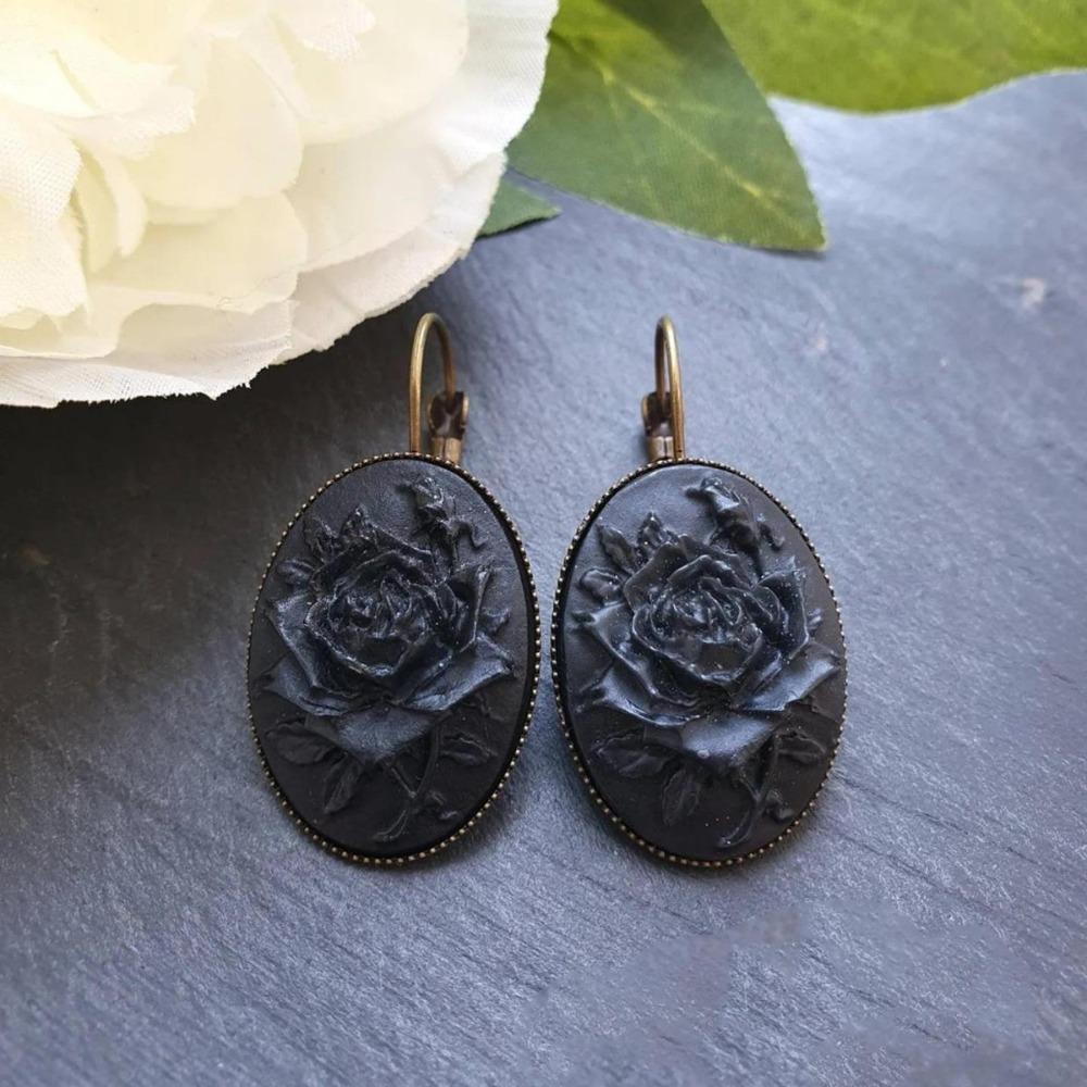 Victoria Retro Black Rose Embossed Oval Pendant Bronze Base Lever Back Dangle Earrings for Women Halloween Party Jewelry Gifts