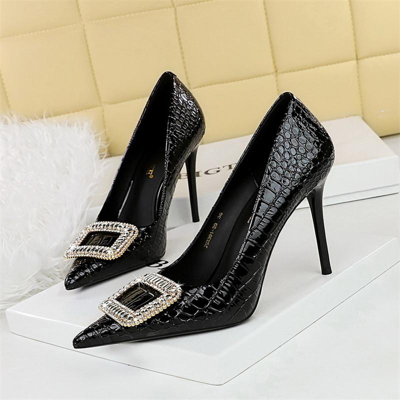 Fashion Comfort Party Pumps Super High Heels Serpentine Patent Leather Shallow Mouth Pointed Toe Crystal Buckle Single Shoes