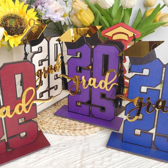 Class of 2025 Graduation Table Sign High School College Graduates Bachelor Hat Wooden Sign with Base Home Graduation Ceremony Party Decoration