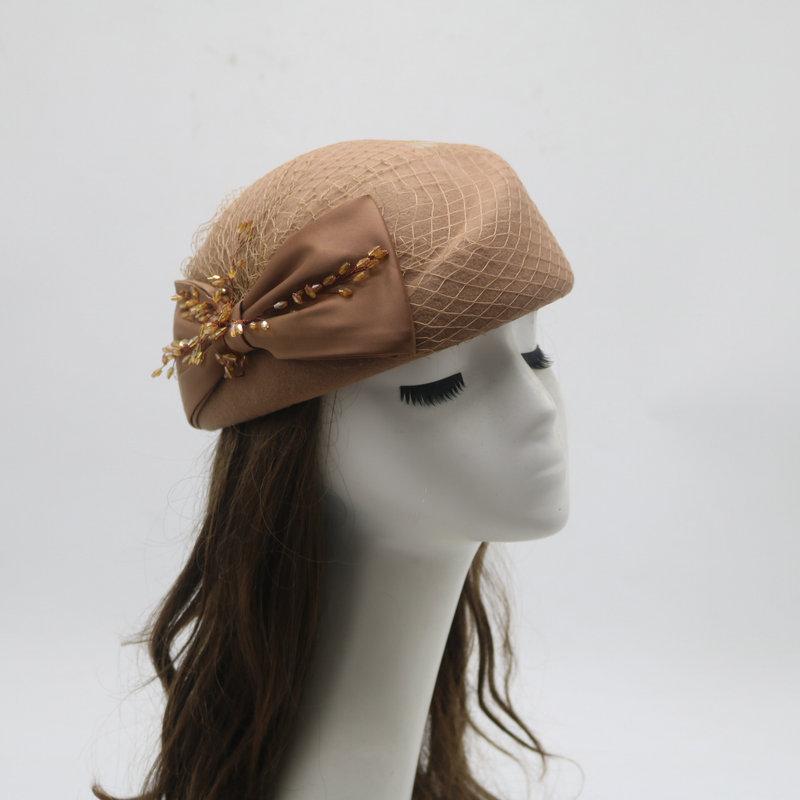Beretă de lână cu plasă franceză de lux Pălărie de stewardesă elegantă cu arc cu strass pentru doamnă Pălărie de top de curtezană de epocă de modă
