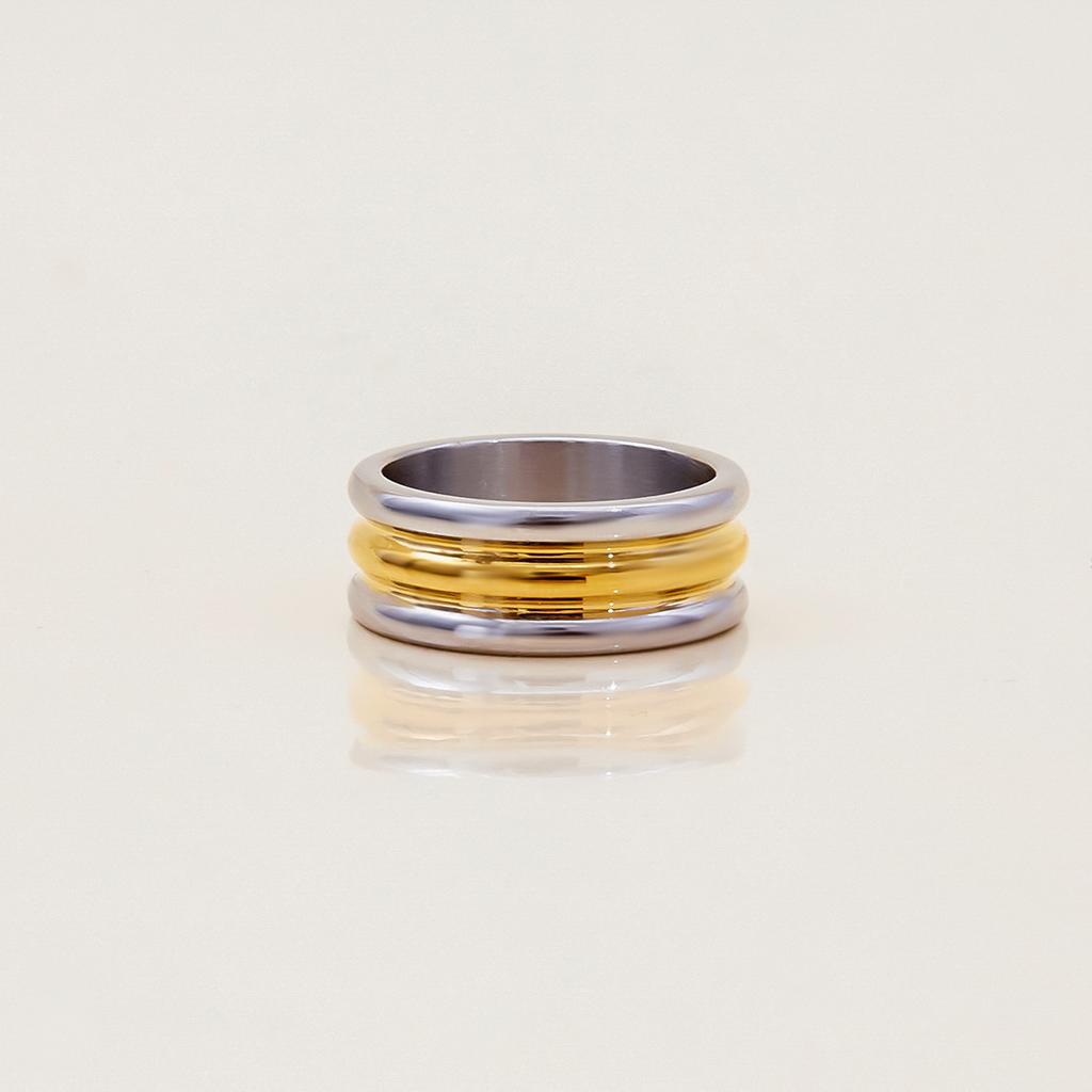 Yori Modern Minimalist 18K Gold PVD Plated Stainless Steel Ring for Women Popular Daily Classy Waterproof Jewelry Accessory