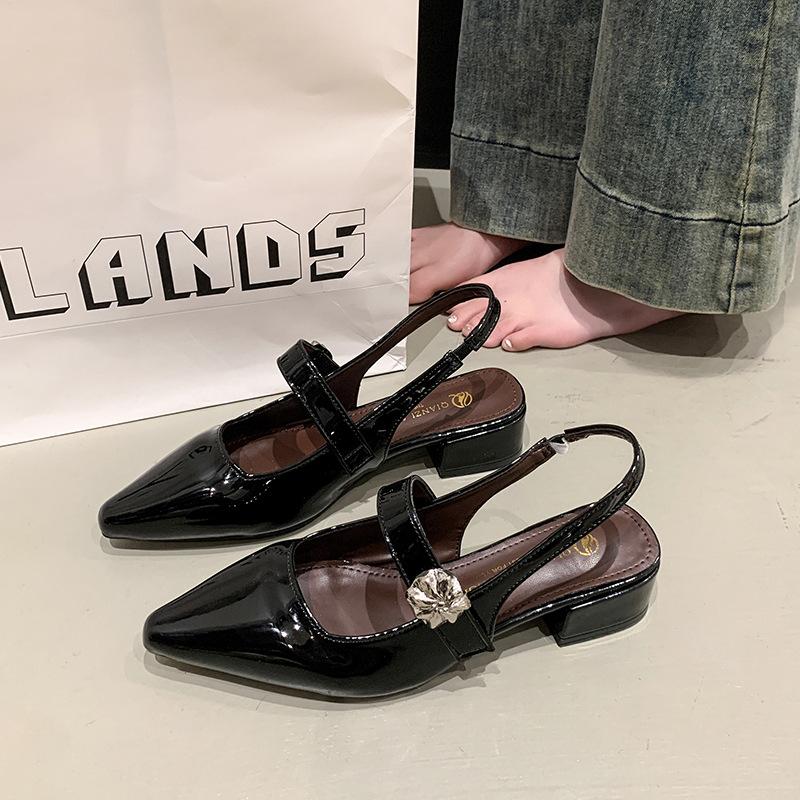 

Европейские босоножки с заостренным носком и толстым каблуком, женские, 2025 года, новые летние популярные туфли Мэри Джейн из лакированной кожи на среднем каблуке 40 чёрный