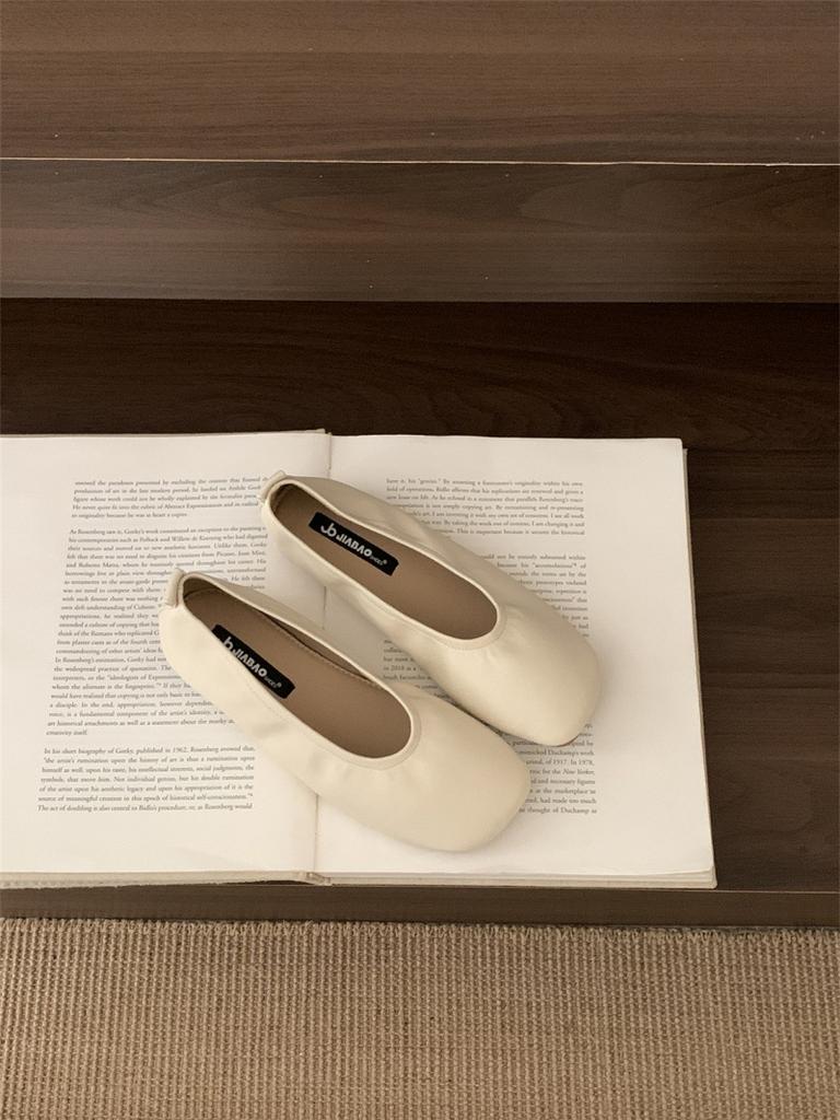 One Pedal Soft Leather Soft Sole Retro Grandma Shoes 2025 New Internet Celebrity Flat Bottom Versatile Square Head Single Shoes Women's Doudou Shoes