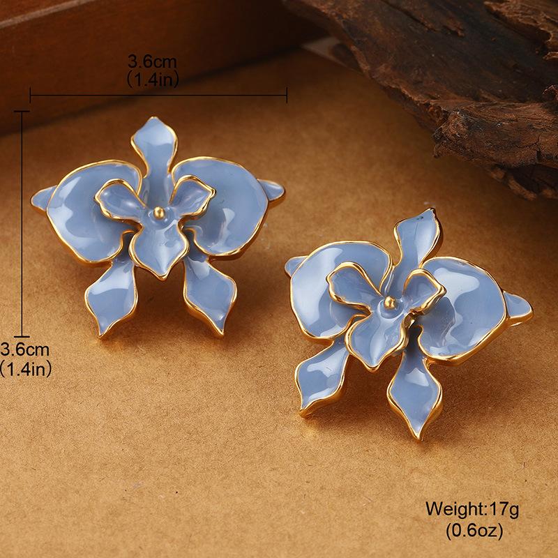 

Retro flower earrings women s French light luxury sweet three-dimensional stud earrings summer new high-end double-layer earrings jewelry