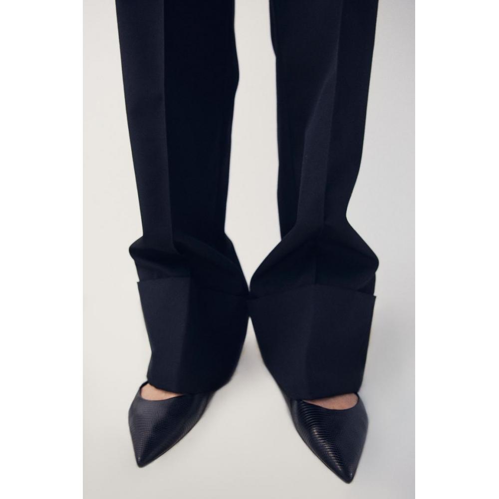 

Туфли HM с остроконечной пяткой, черный узор под кожу крокодила