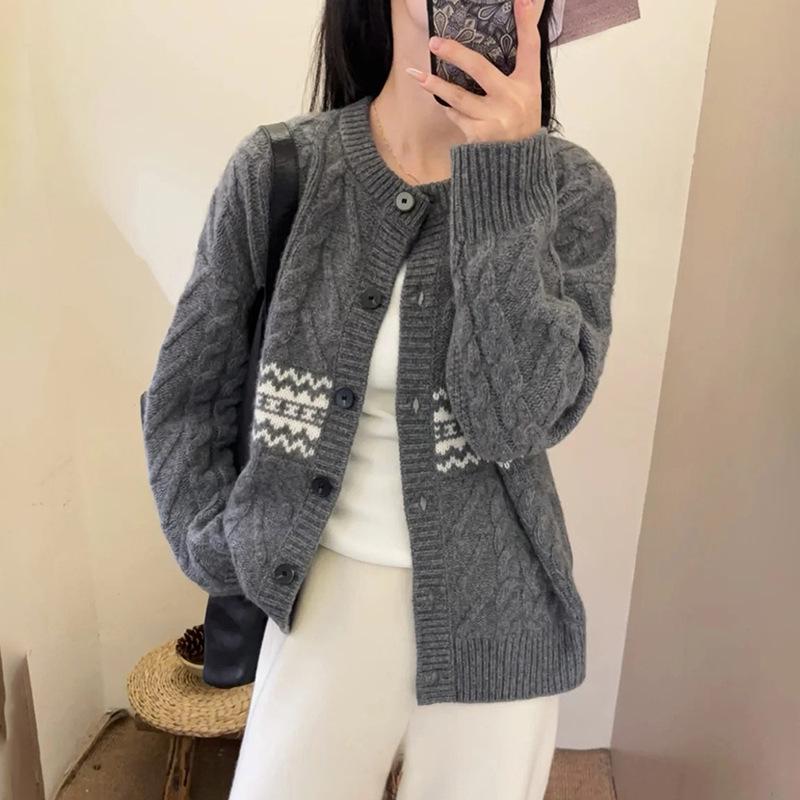 Women's 100% Pure Wool Cable Knit Round Neck Cardigan for Autumn/Winter - Soft, Slimming Sweater Coat