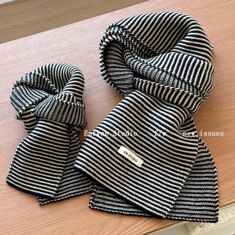 Classic Black and White Color Item Japanese Female Protagonist Versatile Striped Knitted Scarf Couple Parent and Child  Fashionable Warm Scarf