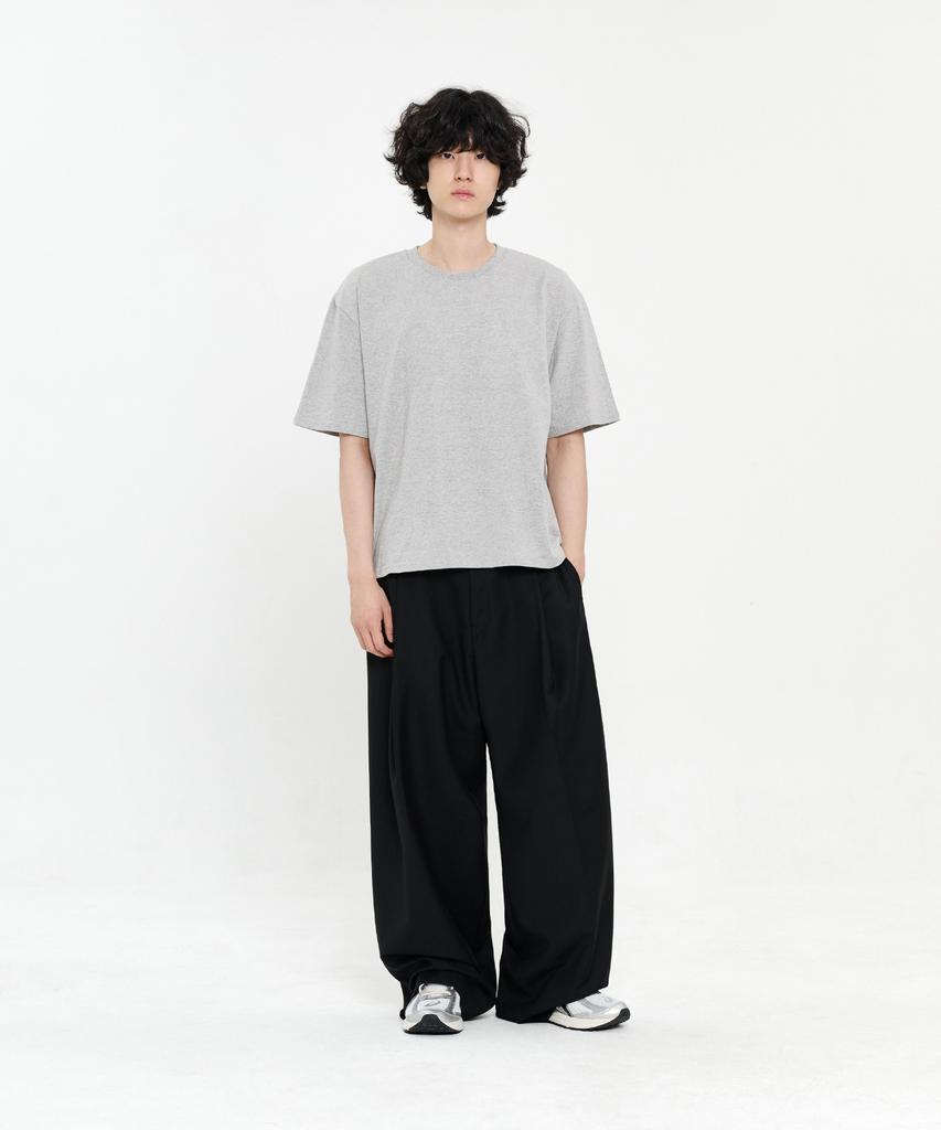 SIGNATURE Single-Pleat Wide Slacks [Black]