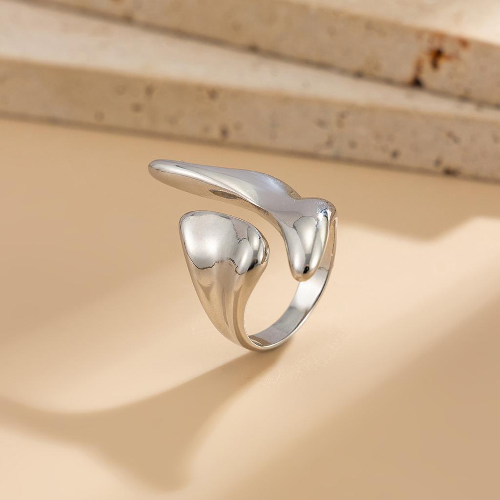 Y2K Pointed Heart Open Ring for Women Simple Metal Glossy Irregular Finger Ring Exquisite Vintage Casual Versatile Jewelry Gift