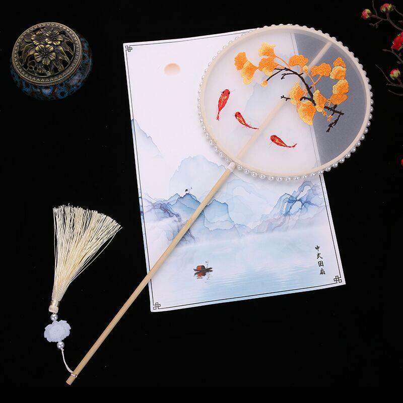 

Традиционный вышитый танцевальный веер ханьфу с длинной и короткой ручками