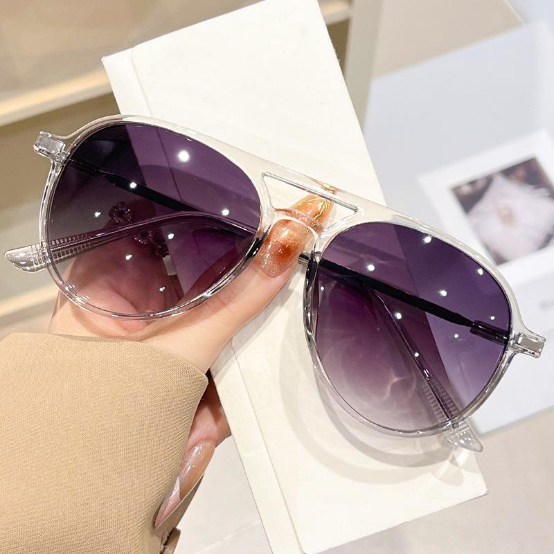 Sunshade/Sunscreen Sunglasses Summer UV Protection Ultra Light Sunglasses Glasses for Ladies on Vacation