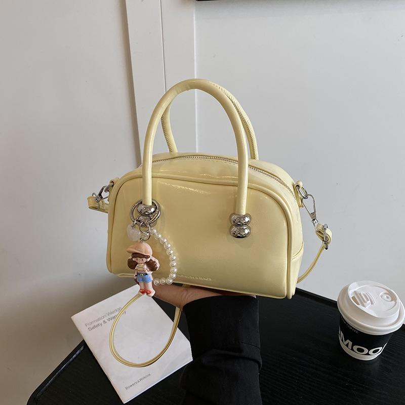 High-end niche design small square bag women's 2025 summer new fashion handbag commuter simple shoulder bag bag