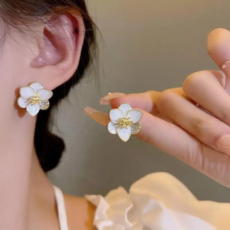 925 Silver Needle Korean Fashion Crystal Flower Earrings For Women Jewelry Trending Luxury Women's French Pearl Earrings