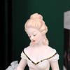 Bouquet Girl Statue European Figures Ornaments Desk Decoration European Girl Ceramic Character Sculpture Room Aesthetic Decor