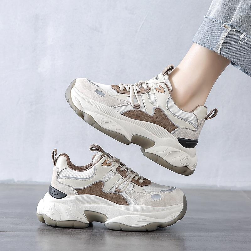 Fashion 2025 Women's Fashion Sports Casual Shoes Breathable Four Seasons Soft Soled Comfortable Outdoor Running Shoes Lace Up Sneakers