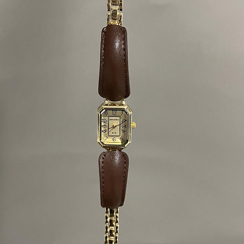 Niche Design Sense Gold Antique Bracelet Watch Women S Light Luxury Retro