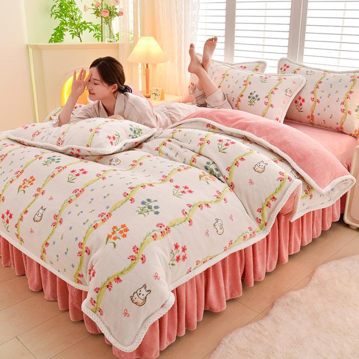 Winter Print Flannel Bed Set: Milk Velvet Duvet Cover & Sheet, Four Pieces
