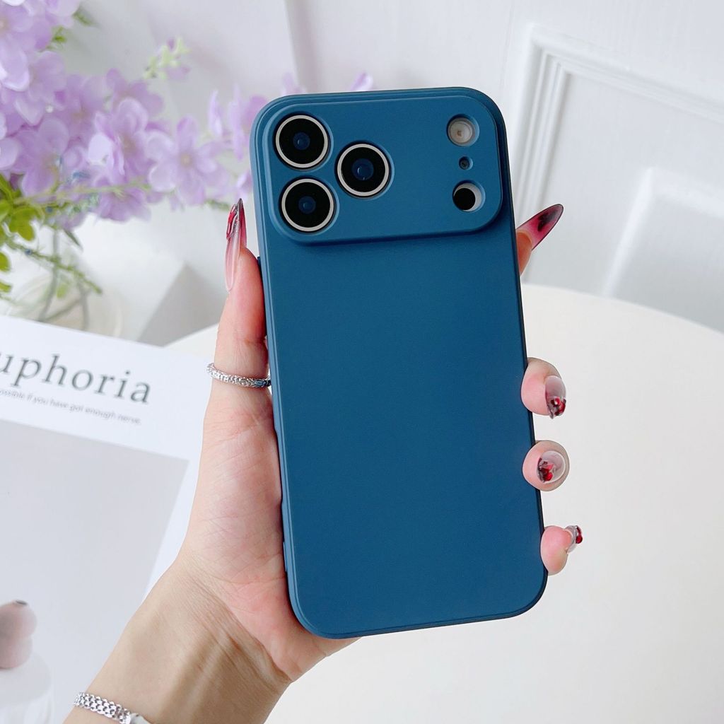 Suitable for iPhone 17 Promax full range Rubik's Cube straight edge liquid silicone phone case, all inclusive, precision hole phone case