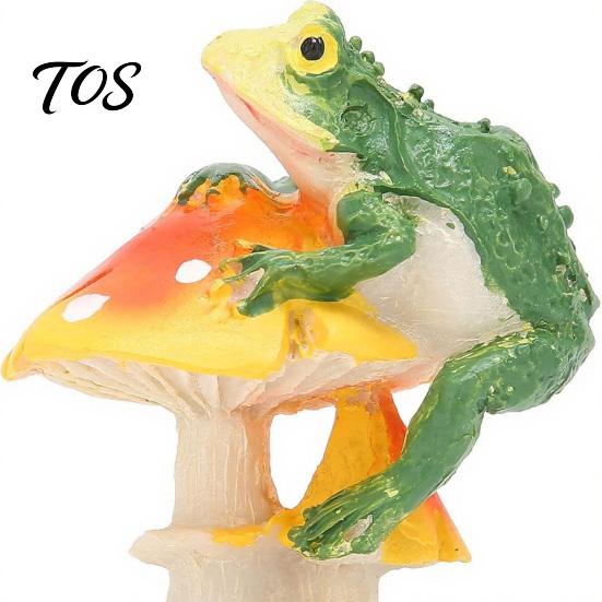 Durable Resin Ornaments for Miniature Gardens Frog on Mushrooms Figurine, DIY Micro Landscape Bonsai Ornament, Small Decorative Accents Potted Plants