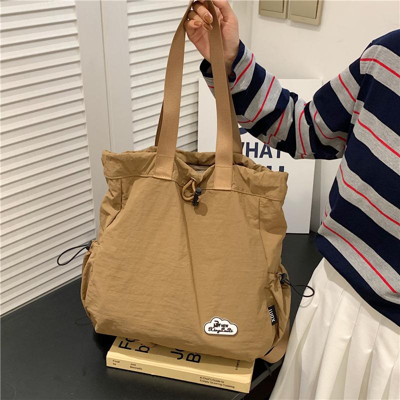 Large-capacity Casual Single-shoulder Drawstring Backpack, A Fashionable and Lightweight Bag for Commuting Students