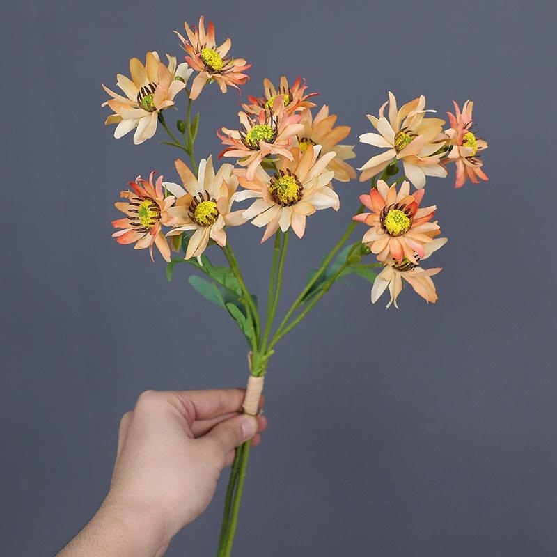 

Pastoral Style Artificial Flowers Silk Daisy Bouquet Office Decor Fake Flower Simulation Orange Chamomile Room Decoration 3pcs помаранчевий