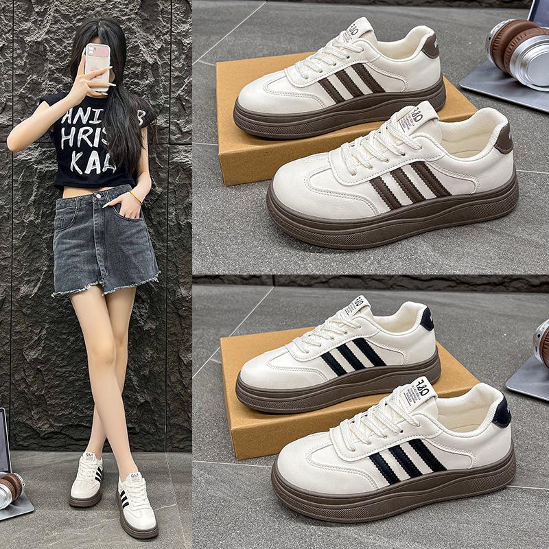Spring Internet celebrities with the same breathable flat white shoes women's 2025 new popular autumn versatile niche women's shoes