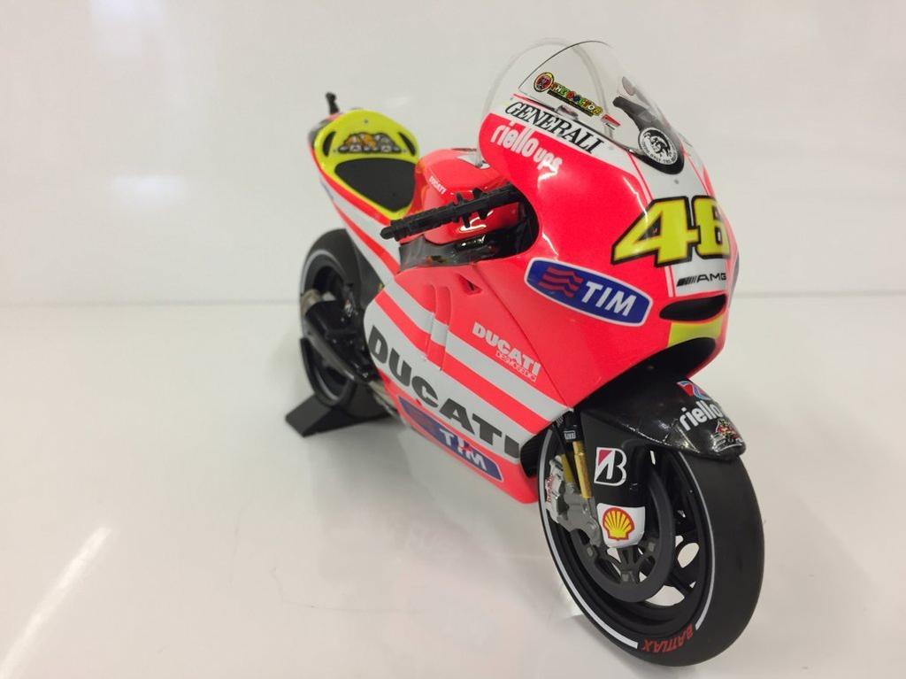 Minichamps Scale Ducati Desmosedici GP 2011 MotoGP Rossi 1/12 11.1 #46 V.