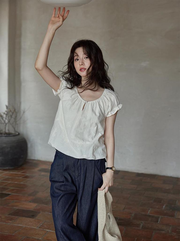 Xi Meng 2025 Summer Chic French Embroidered Petite Blouse