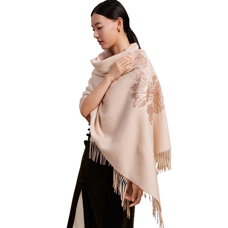 

Шарф-шаль Shanghai Story из парчи с цветочной вышивкой, 100% шерсть 70x200 cm (with fringe)