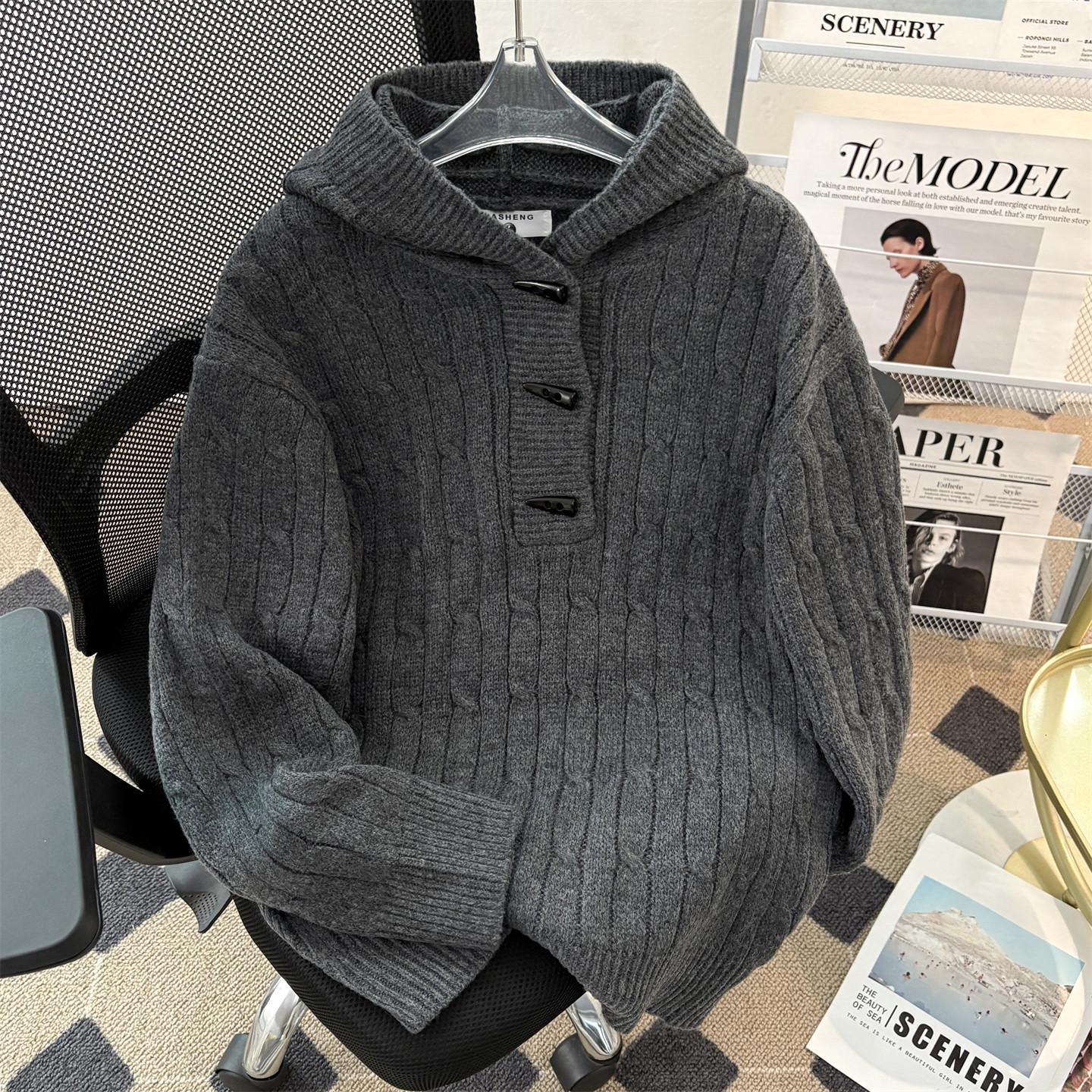 

Men s Retro Heavyweight Hooded Sweater: Autumn/Winter Loose Knit Jacquard Pullover with Horn Buttons XXXL темно-сірий