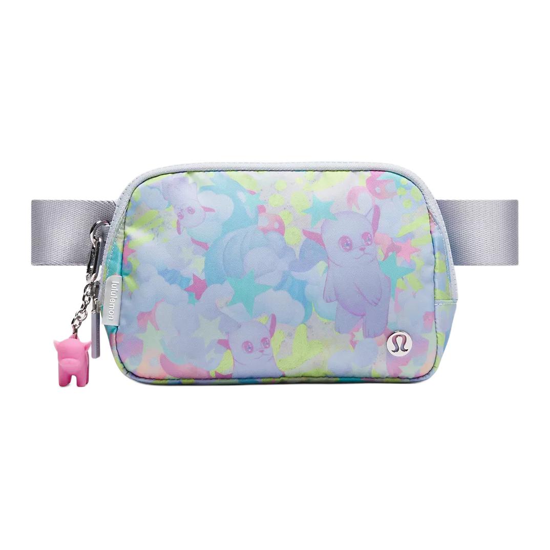 

Lululemon X So Youn Lee Collaboration Everywhere 1L Zipper Adjustable Shoulder Strap Waist Bag Unisex Waist Bag Pink Multicolor LU9BSIS-065774 Pink Multicolor & Starlight