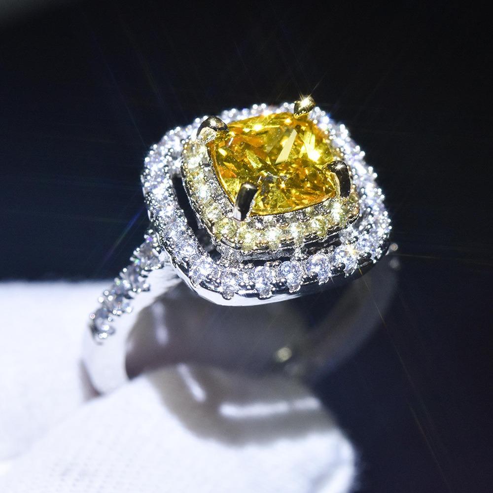 Platinbeschichteter Moissanit Quadratischer Cluster Ring für Damen Prinzessschliff Verlobungsring Simulierte Diamanten