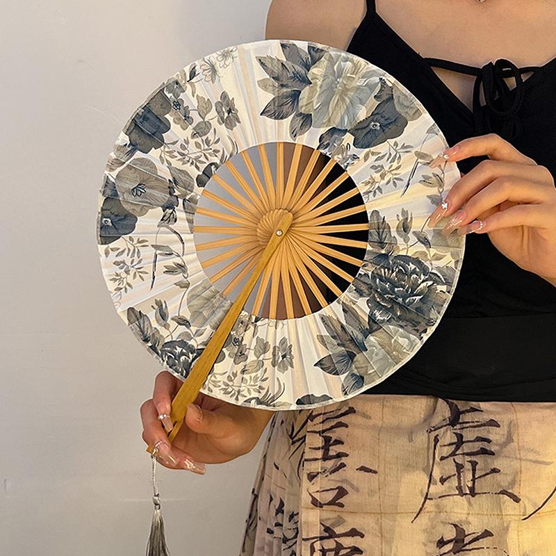 Summer With Cheongsam Portable Hand-Shaking Bamboo Fan Chinese Style Hanfu  Chinese Style Ink Silk Folding Fan Ancient Fan