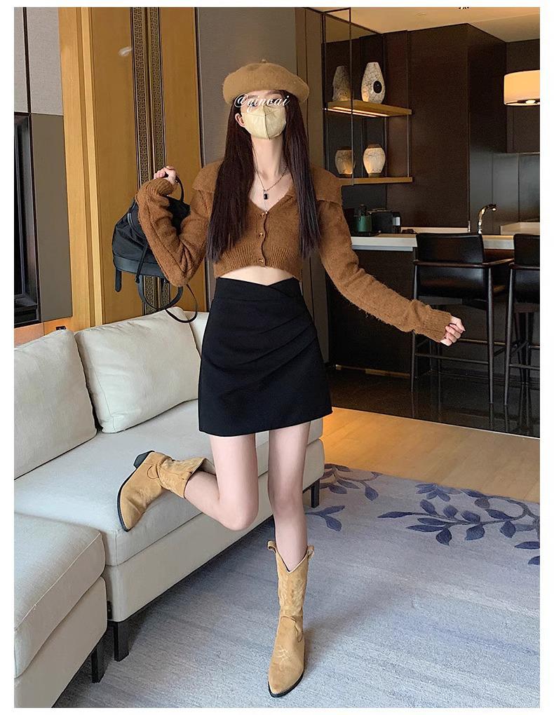 Spring 2024 Women's Pleated High-Waist A-Line Skirt: Warm, Fashionable, Short Design