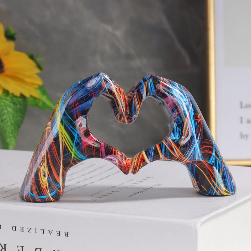 Water Transfer Small Love Gesture Sculpture, Resin Craft Ornament for Home, Bedroom, Living Room and Entryway Desktop Decoration