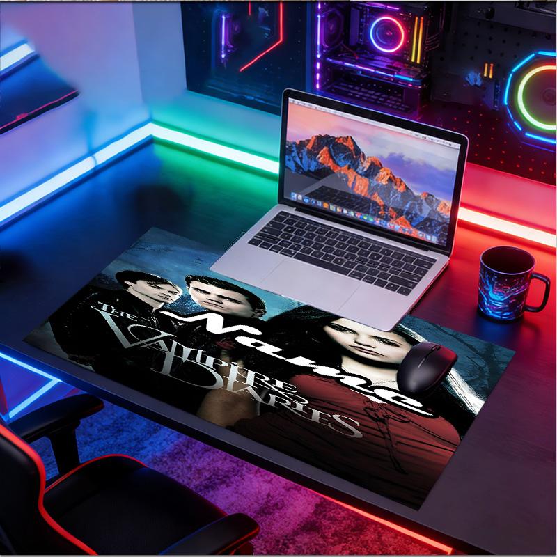 Custom Name Personalized horror theme Pattern Mousepad, Laptop PC Desk Mat, Decorative Desk Mat for Home Keyboard Pad Gift